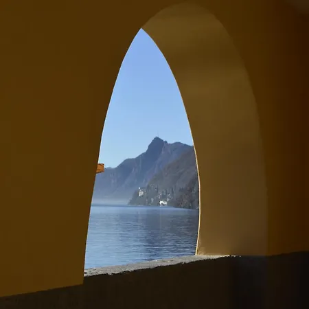 Casa Adriana Oria (Como)