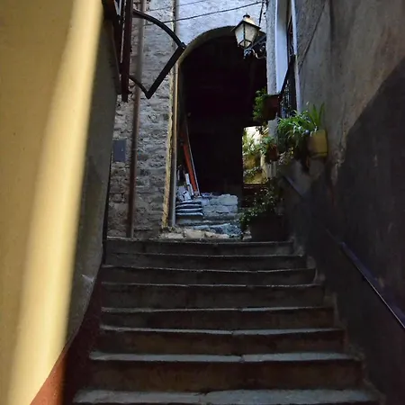 Casa Adriana Oria (Como)